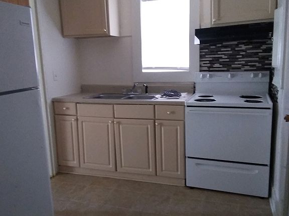 2nd image of 2436 Knox Dr