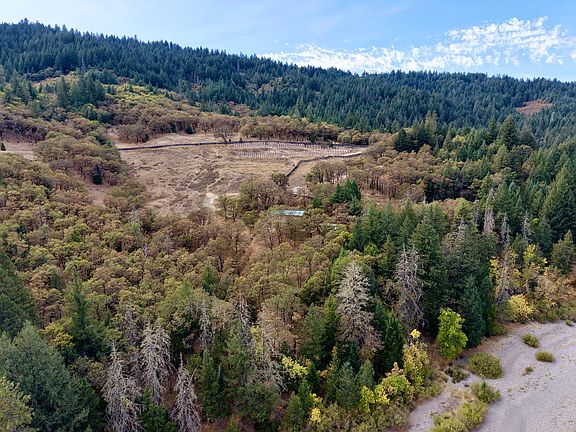4th image of 250 Sanicula Rd