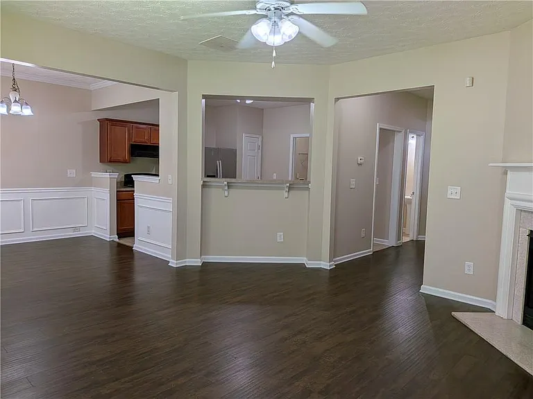 4624 Windale Dr — Photo 6