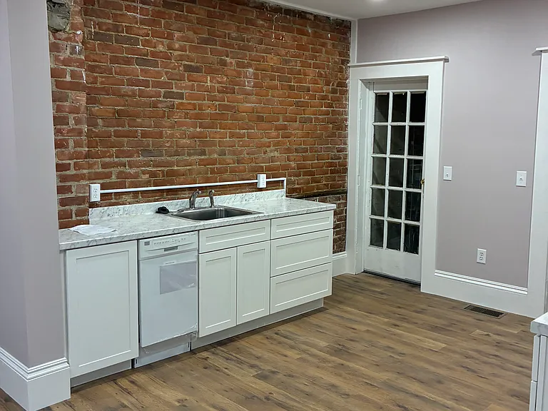 201 E Cross St #1 — Photo 6