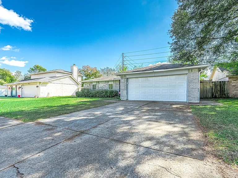 24007 Pepperrell Place St — Photo 2