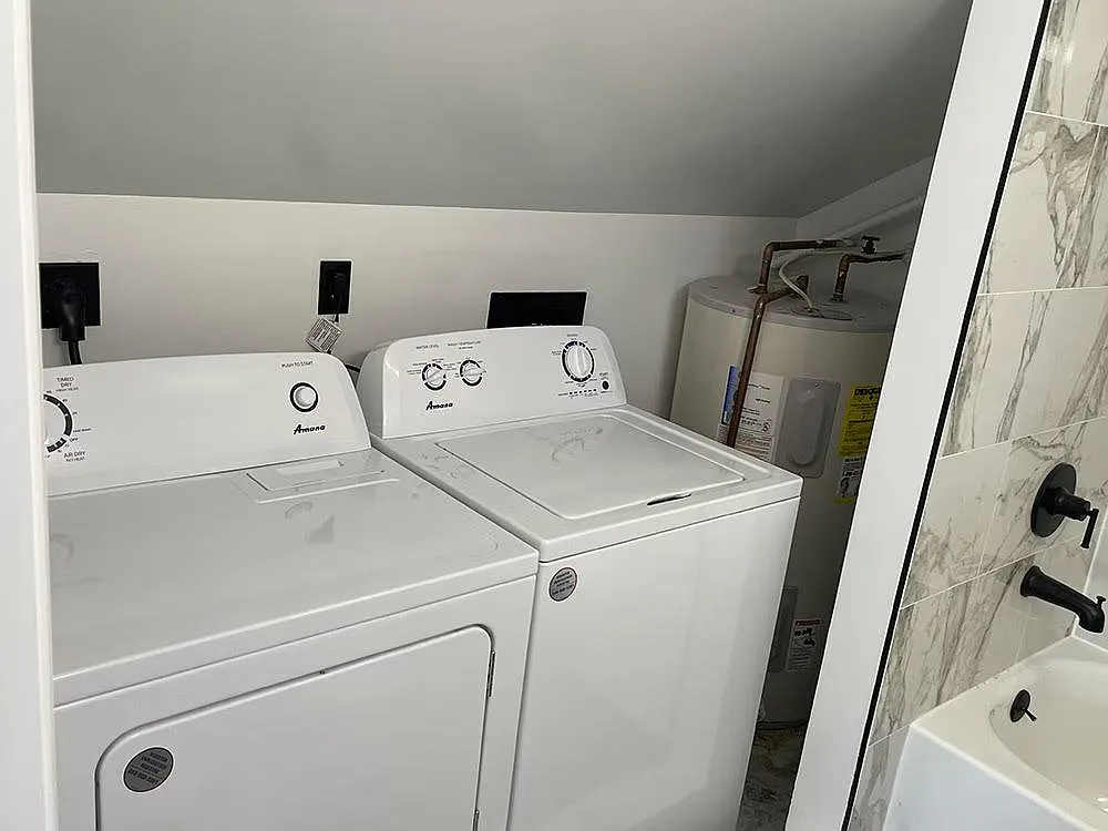 555 Main Street Unit B - 535-209-2 Bed — Photo 3
