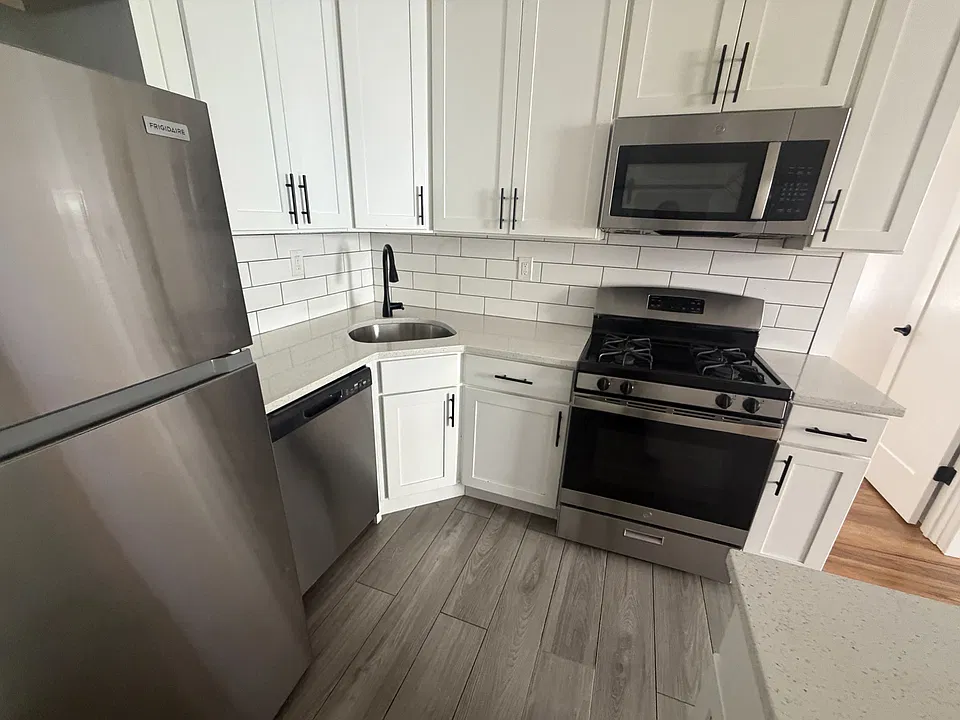 333 61st St #2