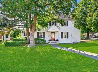 3384 Country Club Rd, Bronx, NY 10465