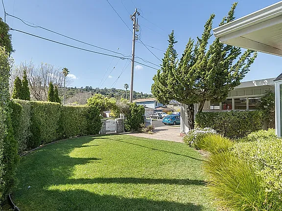 2 Somerset Ln — Photo 4