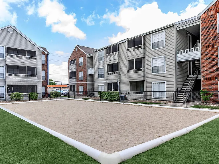 Sawgrass Apartments — Photo 33
