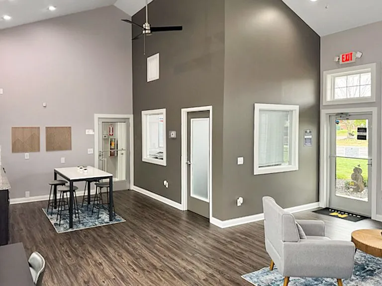Trinity Lakes Apartments — Photo 6