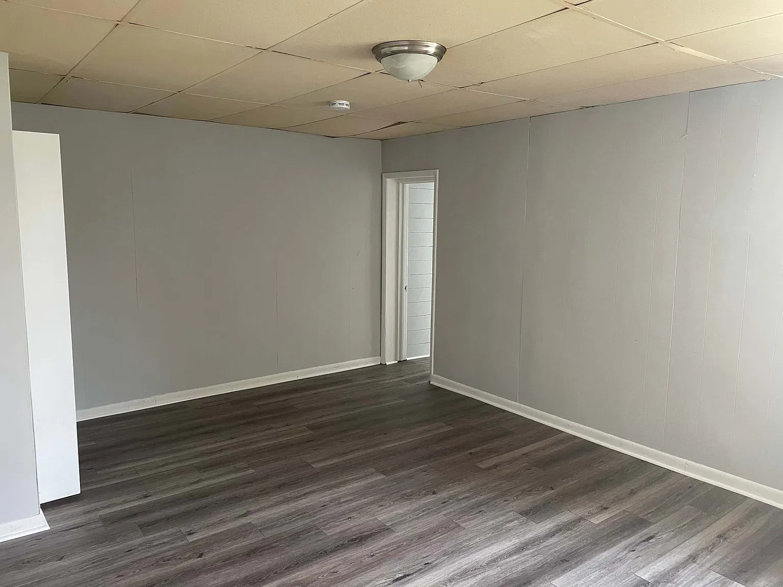 5 bed, $2,100 — Photo 2