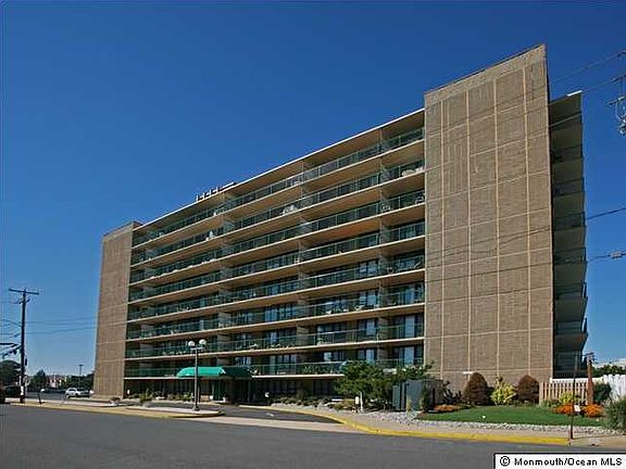 WELL MAINTAINED INSIDE AND OUT