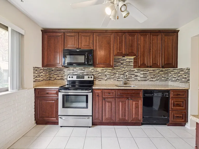 2832 Jermantown Rd — Photo 6