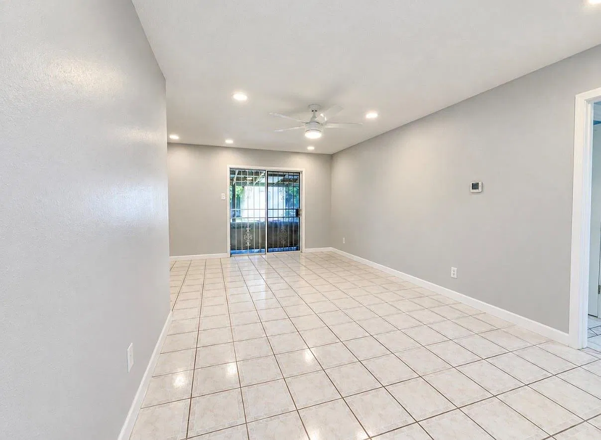 3 bed, 1.5 bath, 1035 sqft, $1,600 — Photo 2