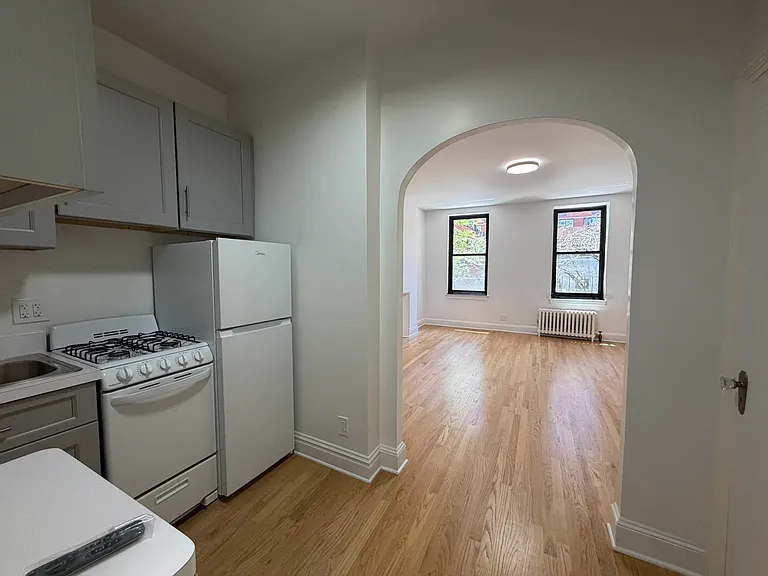 329 E 75th St #2D — Photo 4
