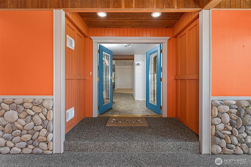2nd image of 216 Denneboom Road