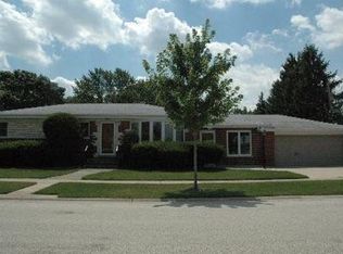 7143 W Lee St, Niles, IL 60714