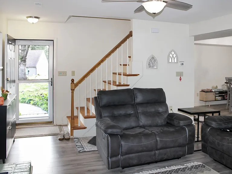 1057 Highlands Dr — Photo 13