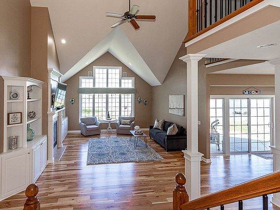 5th image of 10800 Arrowhead Cir