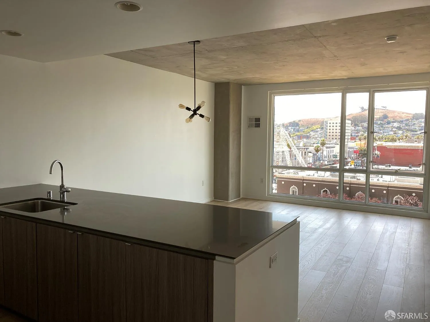 1 bed, 1.0 bath, 660 sqft, $4,599 — Photo 1