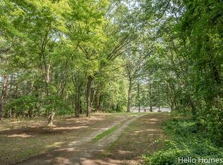 1713 Laraway Lake Dr SE, Grand Rapids, MI 49546