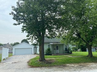 230 S Railroad St, Medora, IL 62063