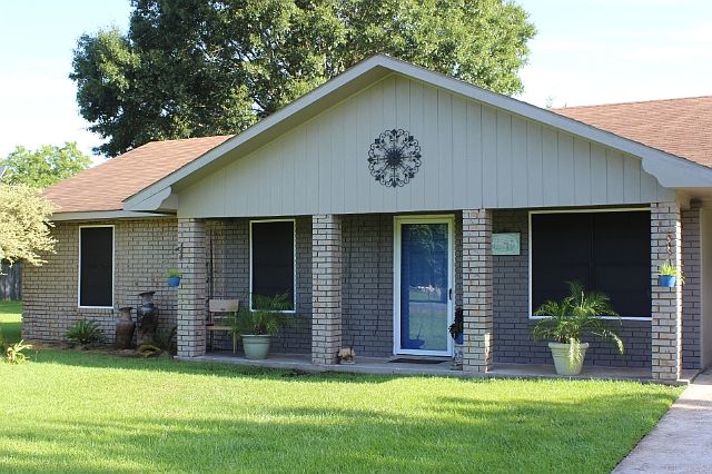 1st image of 716 Jonquil Ln