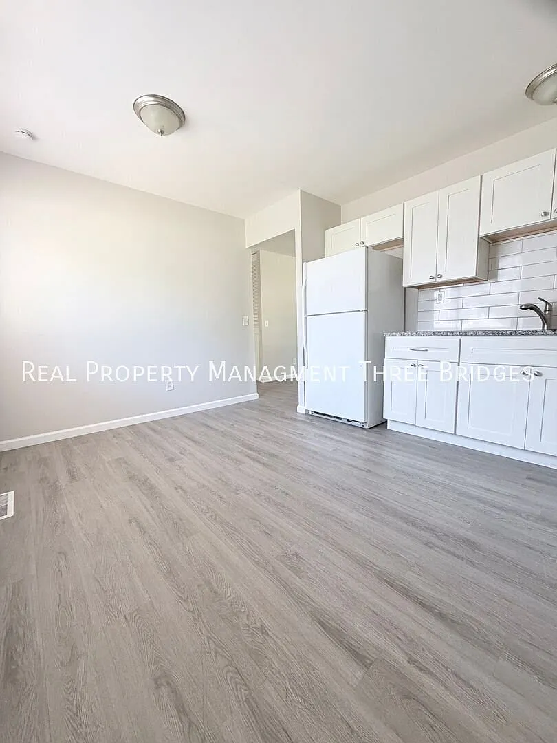 Comfortable 3br/1ba Hazelwood Home — Photo 3