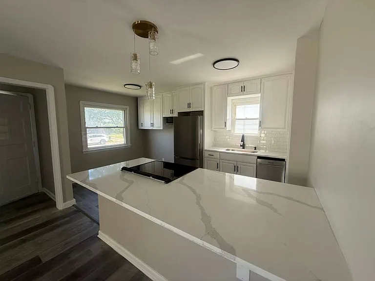 6701 Pelham Dr — Photo 8
