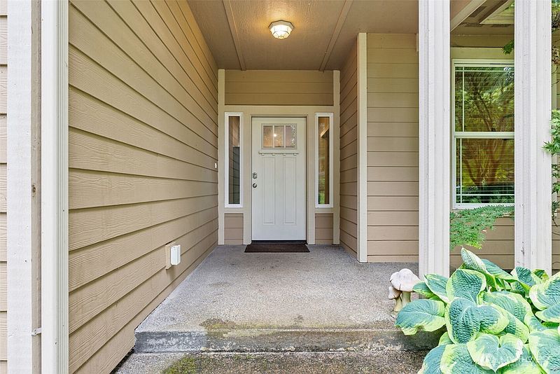 5th image of 113 35 Hazel Drive
