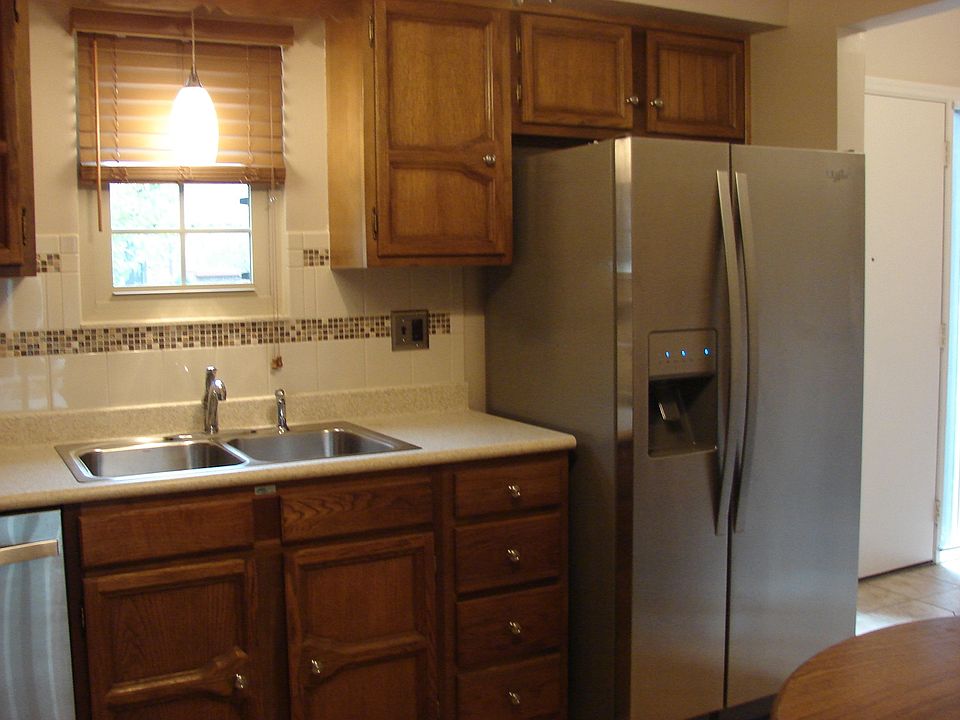 1st image of 2 Parkview Way