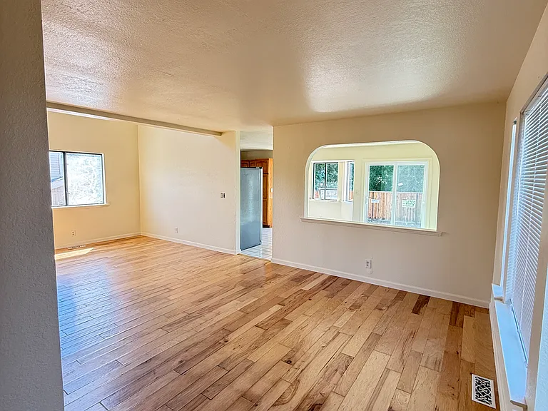 2610 Sycamore St — Photo 7