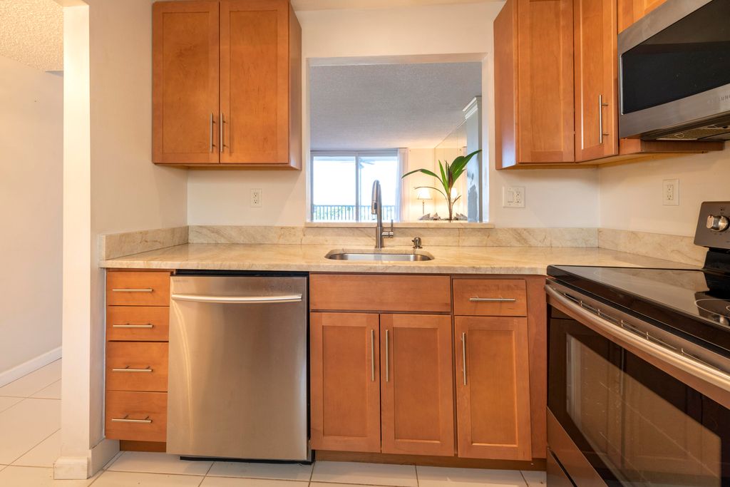 1391 S OCEAN #803, photo 4