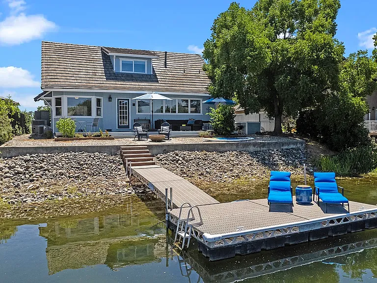 22492 Edgewater Dr — Photo 24
