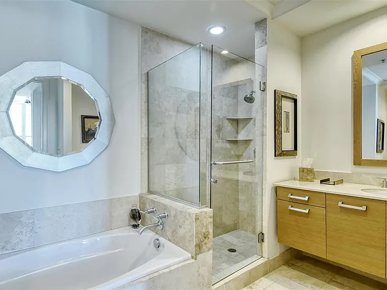 1350 Main St #1702 — Photo 28