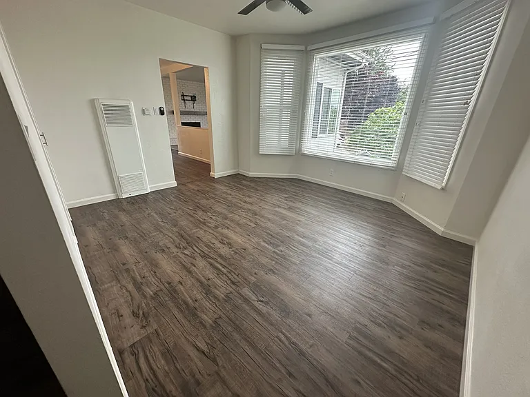 507 Bay St — Photo 6