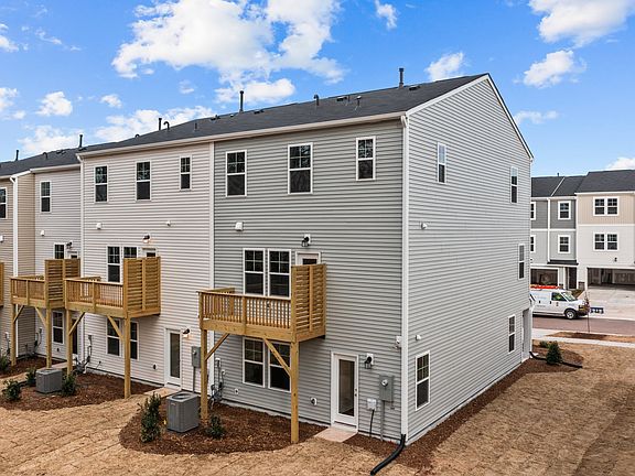 4th image of 2024 Sandwood Loch Dr