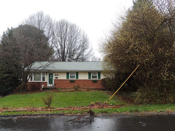 2nd image of 502A Woodhaven Dr