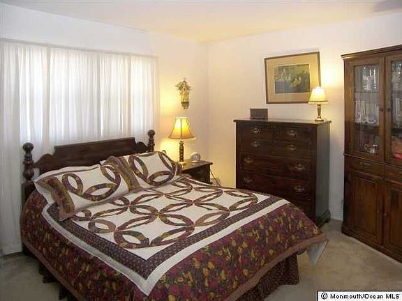 5th image of 426 Lafayette Dr