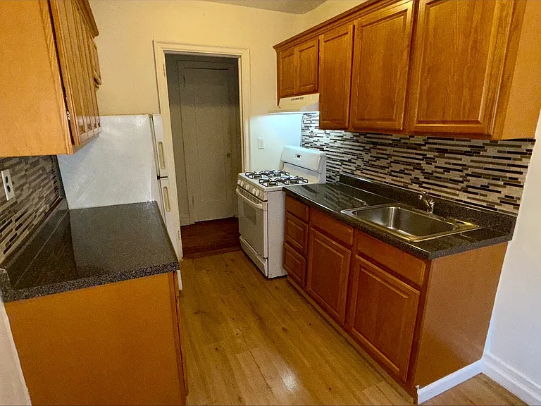 Vireo Ave — Photo 1