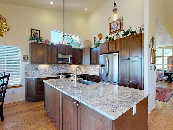 2nd image of 3404 Vista Del Sur St NW