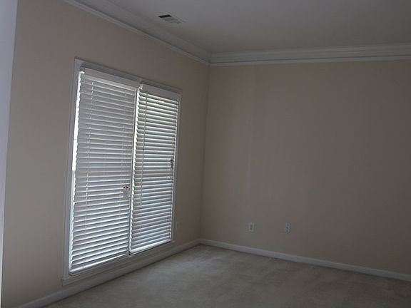 5th image of 606 Bassett Ct SE