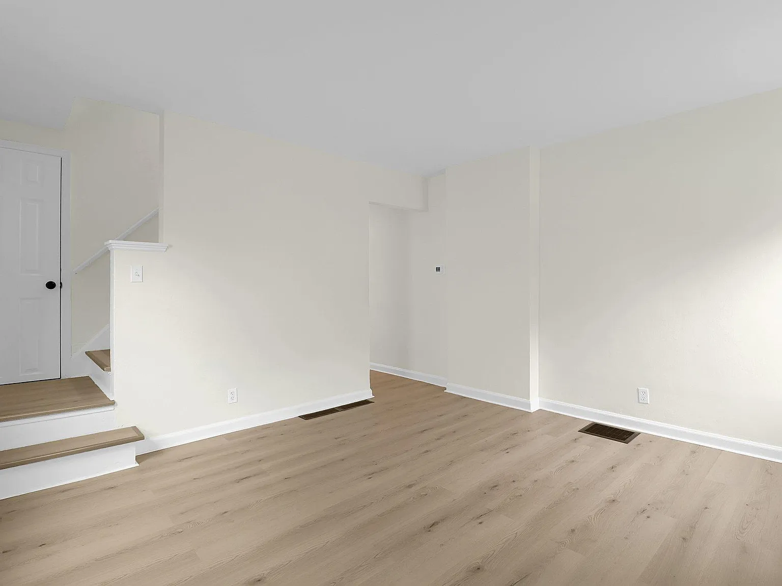 2 bed, 820 sqft, $1,150 — Photo 3