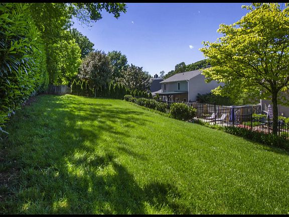 4th image of 10908 Twin Harbour Dr