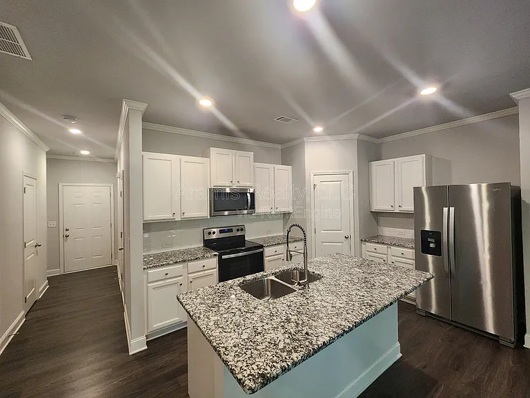 2079 Pinnacle Walk Dr — Photo 2