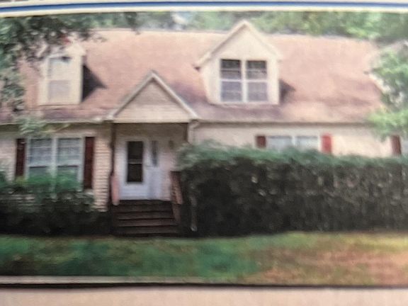 2nd image of 530 Bend Ave.