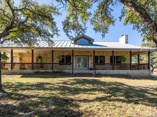 102 REMINGTON DR, Bergheim, TX 78004