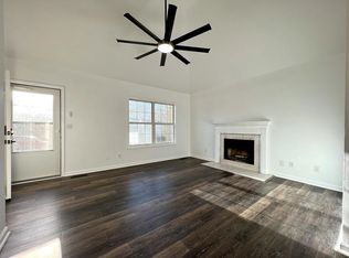 2952 Core Dr, Clarksville, TN 37040