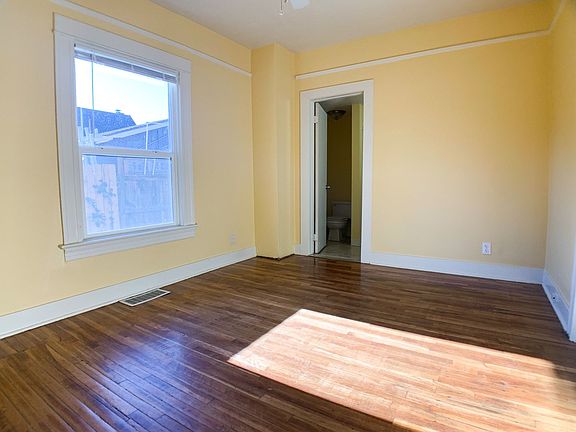 5th image of 5025 N Montana Ave