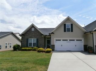 6286 Langdon Village Ct, Clemmons, NC 27012