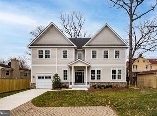 1714 Pollard St, Arlington, VA 22207