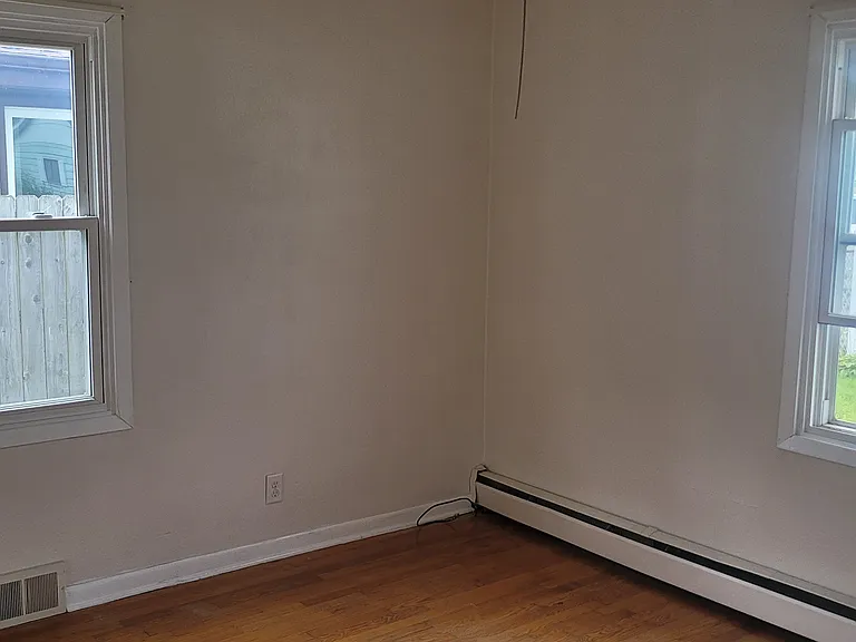 1613 Richard Ave — Photo 5