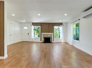 19549 Schoolcraft St, Reseda, CA 91335